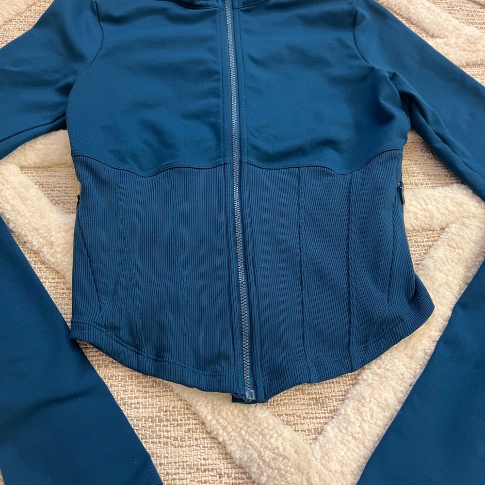 Alo Yoga Full Zip Corset Jacket Airbrush Size Small Eclipse Blue Sold out Color - Picture 4 of 9